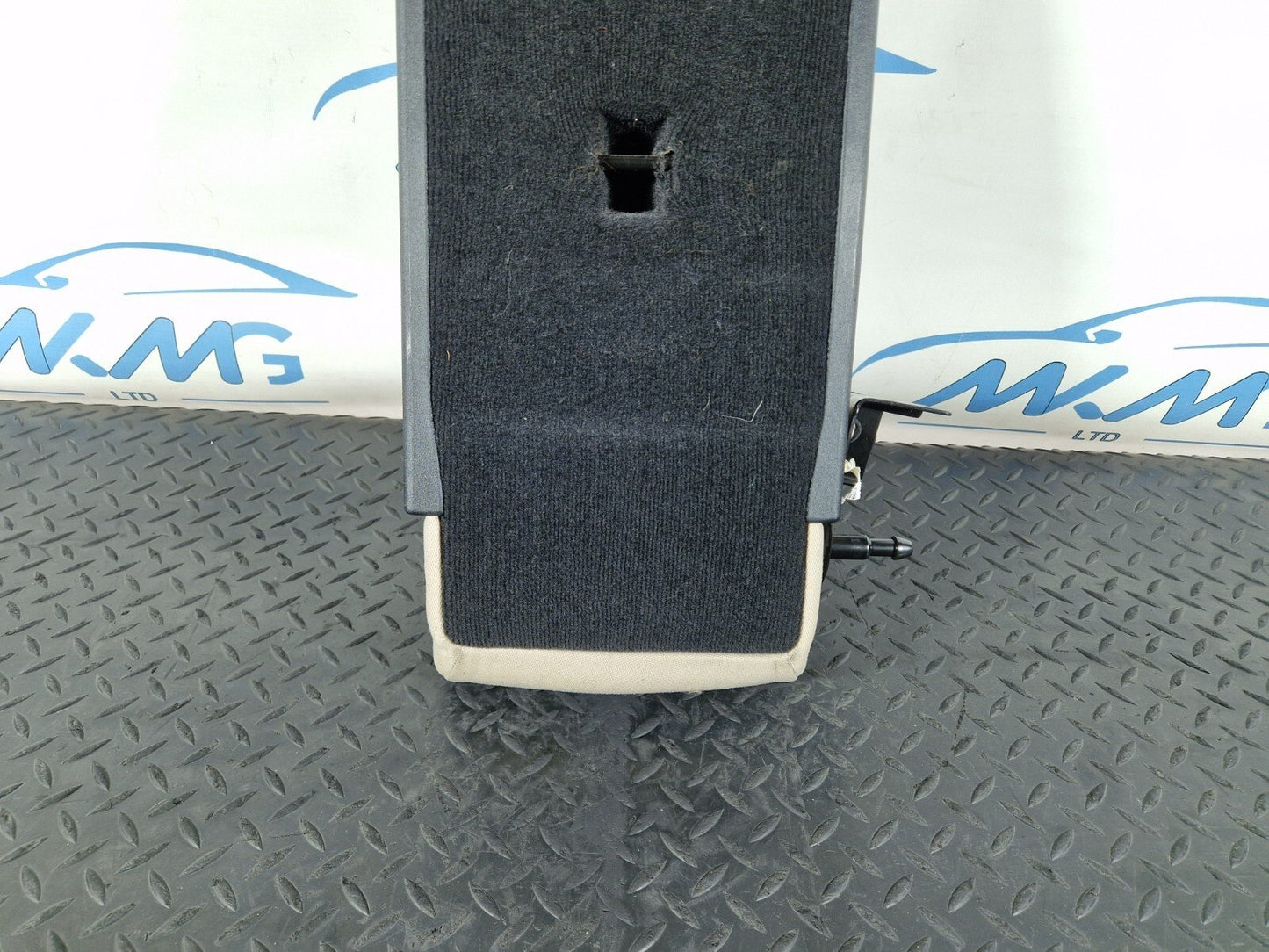 14-21 MERCEDES BENZ W205 OEM REAR CENTER MIDDLE SEAT LEATHER ARM REST