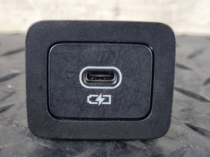 Land Rover Range Rover Evoque L551 SUV USB-C Port Socket R8A2-19010-AB