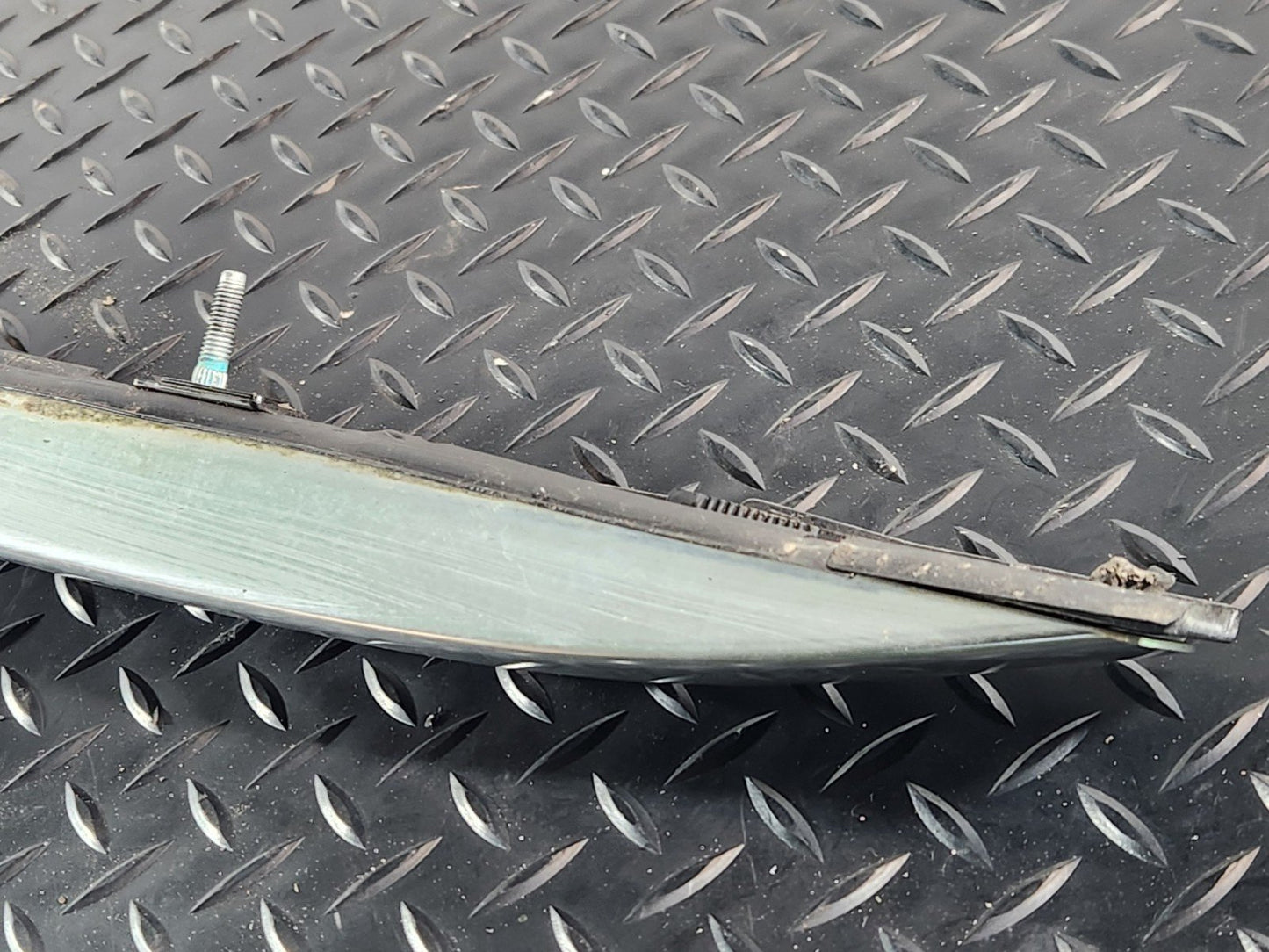 16-22 MERCEDES BENZ X253 GENUINE LEFT N/S ROOF RAIL RACK A2538900393
