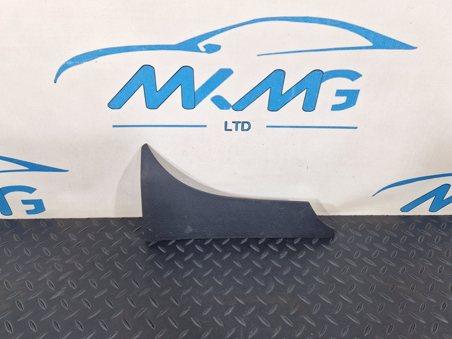 18-ON MERCEDES BENZ SPRINTER W907 W910 OEM RIGHT O/S LOWER TRIM A9106803200