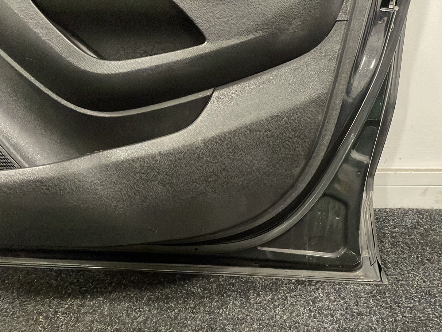 Vauxhall Mokka MK1 (G1U0) SUV Front Right O/S Driver Complete Door in Black GAR