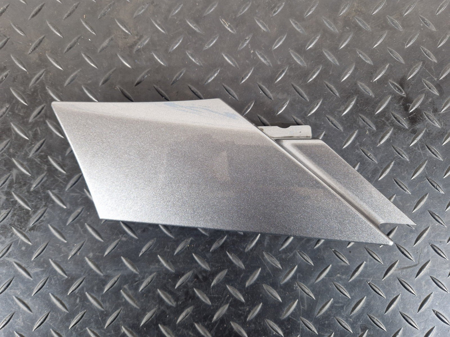 14-19 LAND ROVER L550 DISCOVERY SPORT FRONT RIGHT SIDE WING TRIM FK7216D280AD