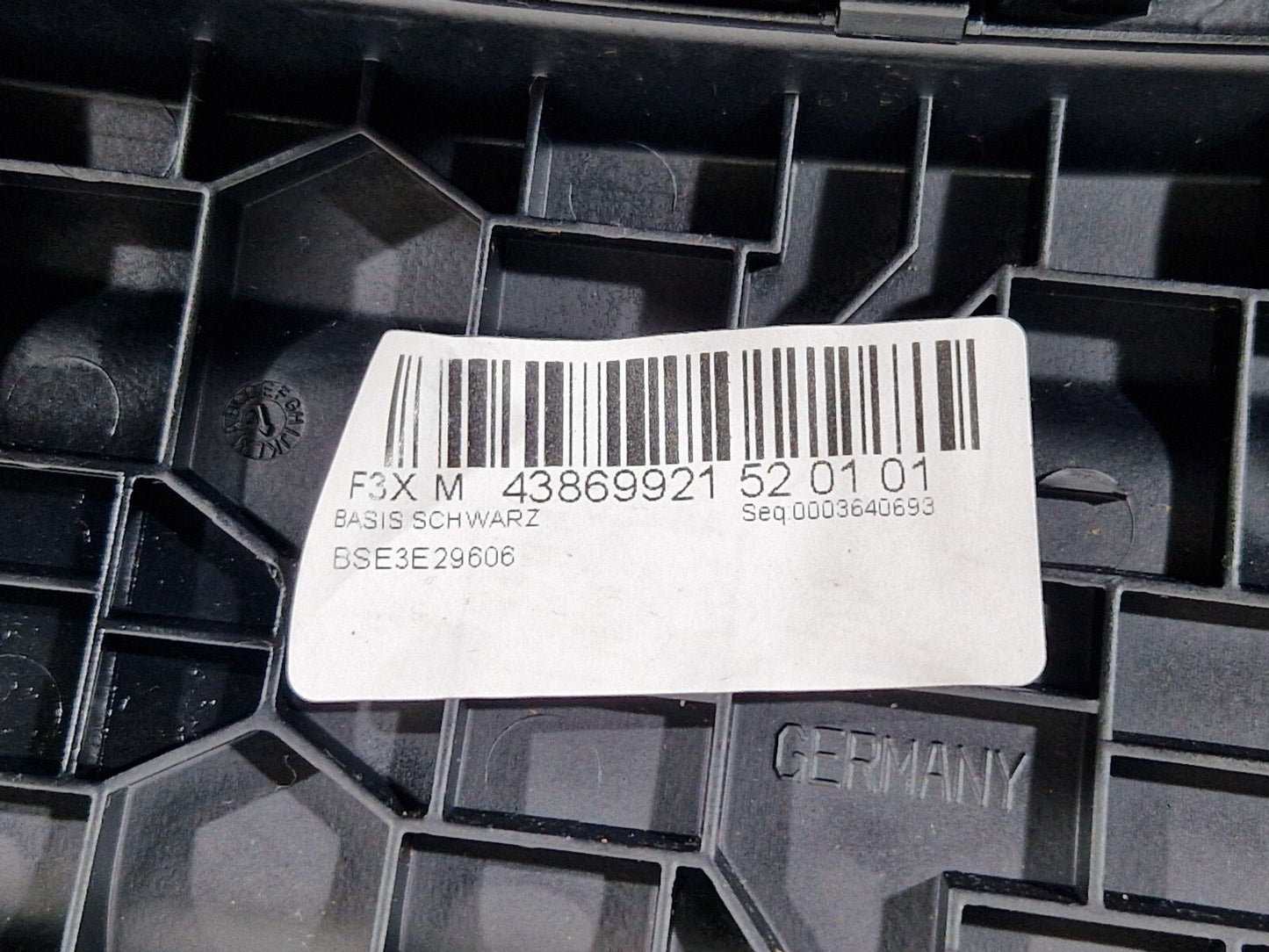 12-18 BMW  3 4 SERIES F30 F31  F32 F33 FREAR CENTRE VENT CONSOLE 9207330
