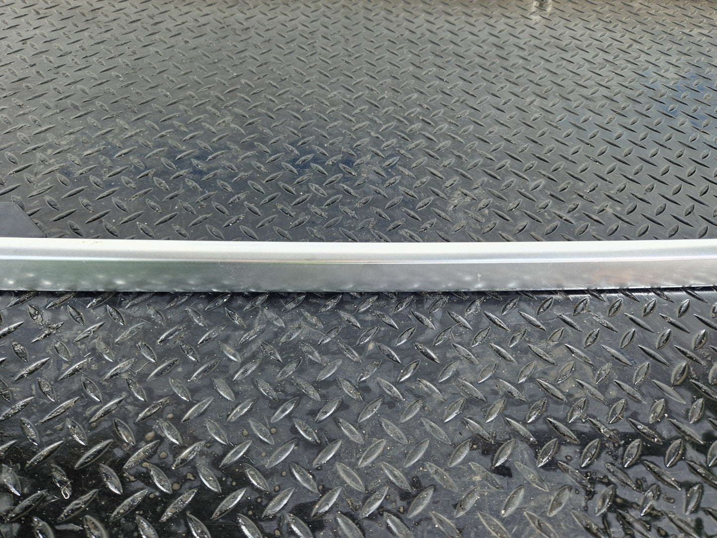 11-19 MERCEDES BENZ ML W166 GENUINE ROOF RAIL BAR RACK  A1668900393