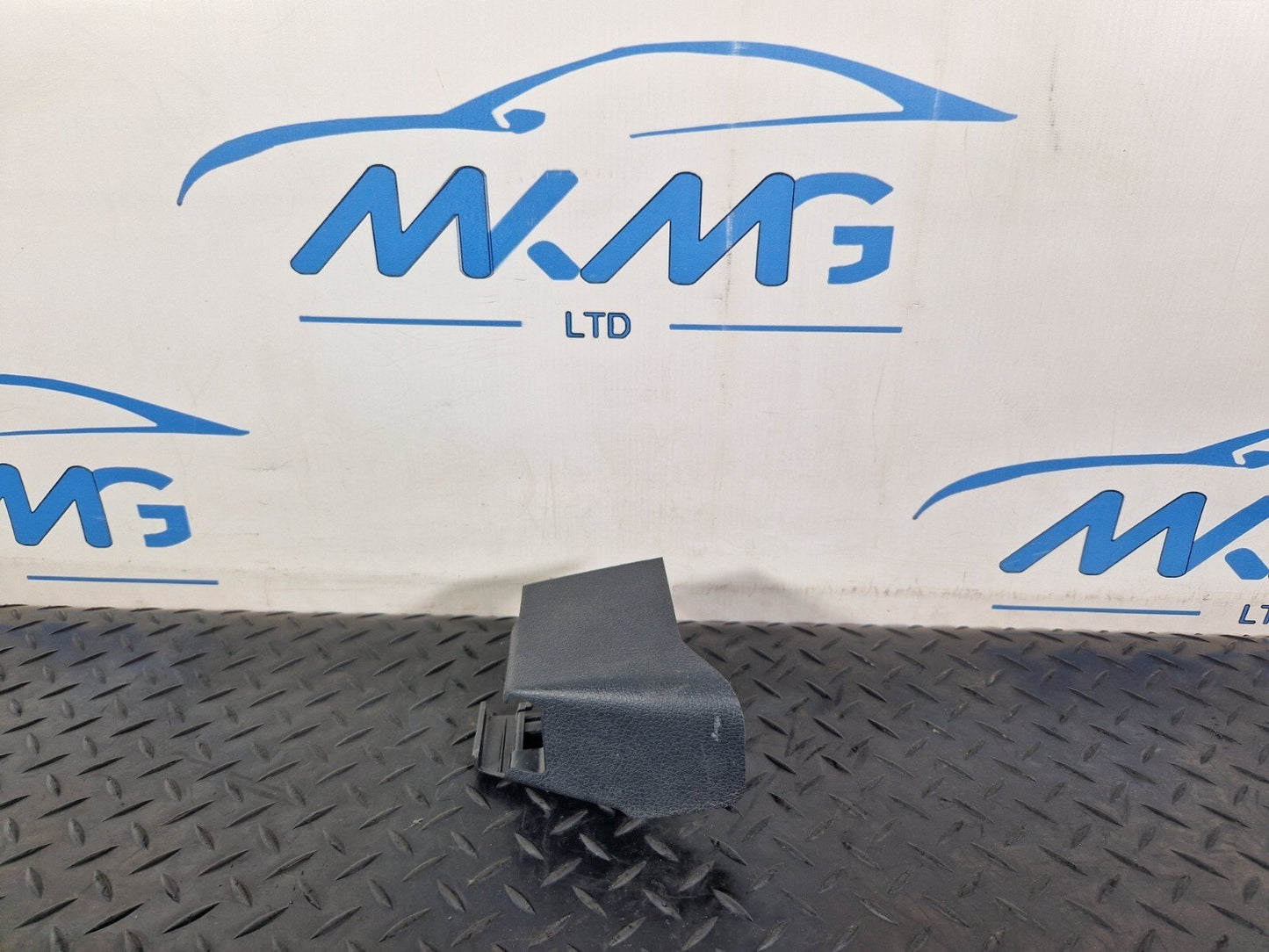 19-ON MERCEDES BENZ B CLASS W247 FRONT LEFT SEAT INTERIOR RAIL COVER A2479190300