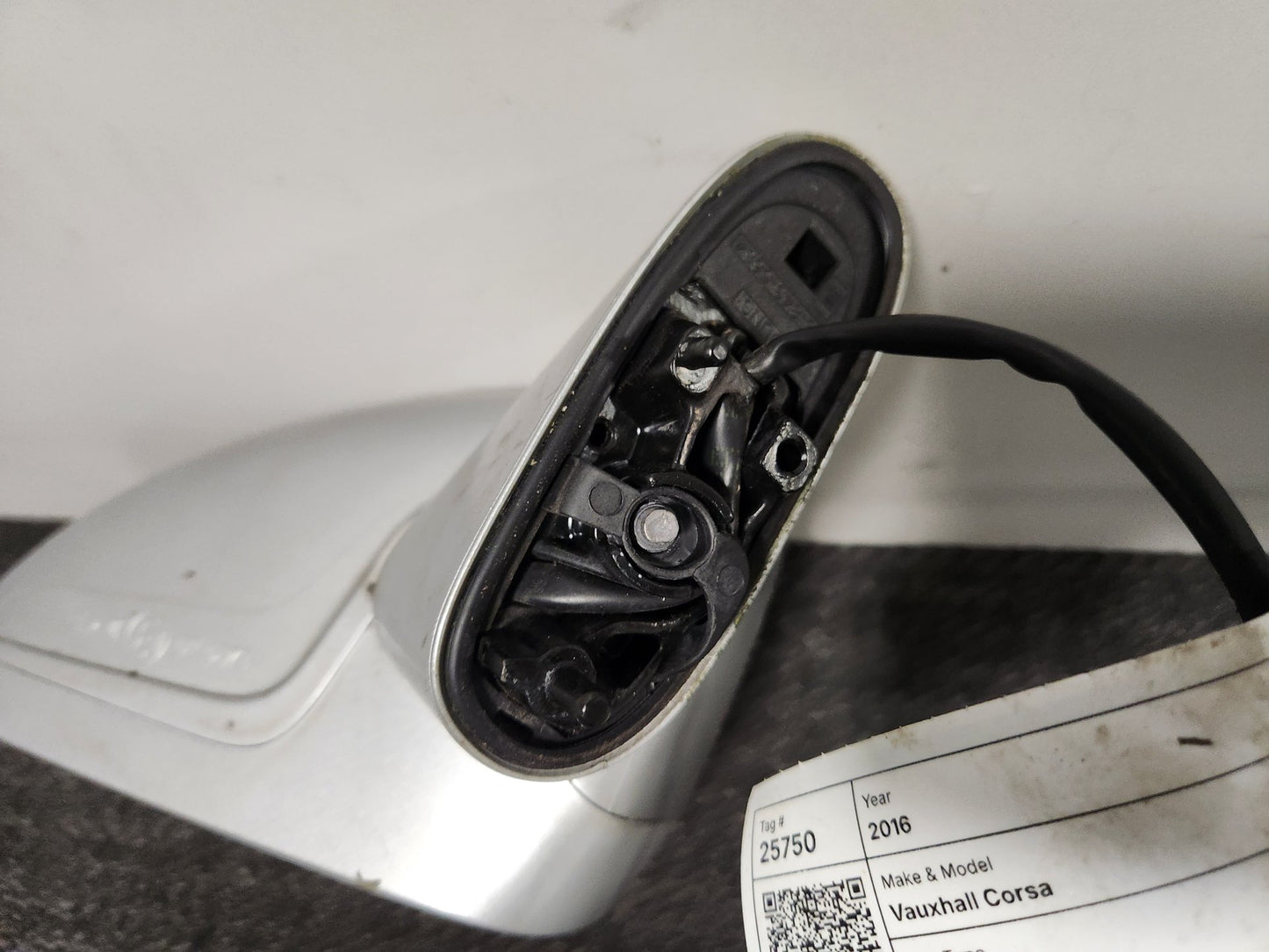 Vauxhall Corsa MK4 (E) (4500) Hatchback Front Right O/S Driver Door Wing Mirror