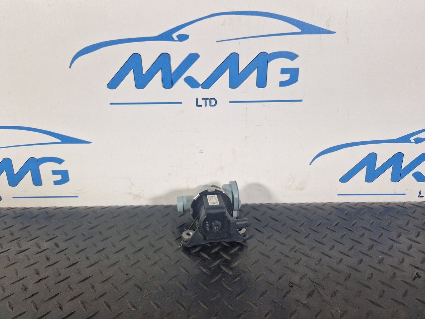 19-ON MERCEDES BENZ A CLASS EQ W177  FUEL TANK ISOLATION VALVE A2474703602