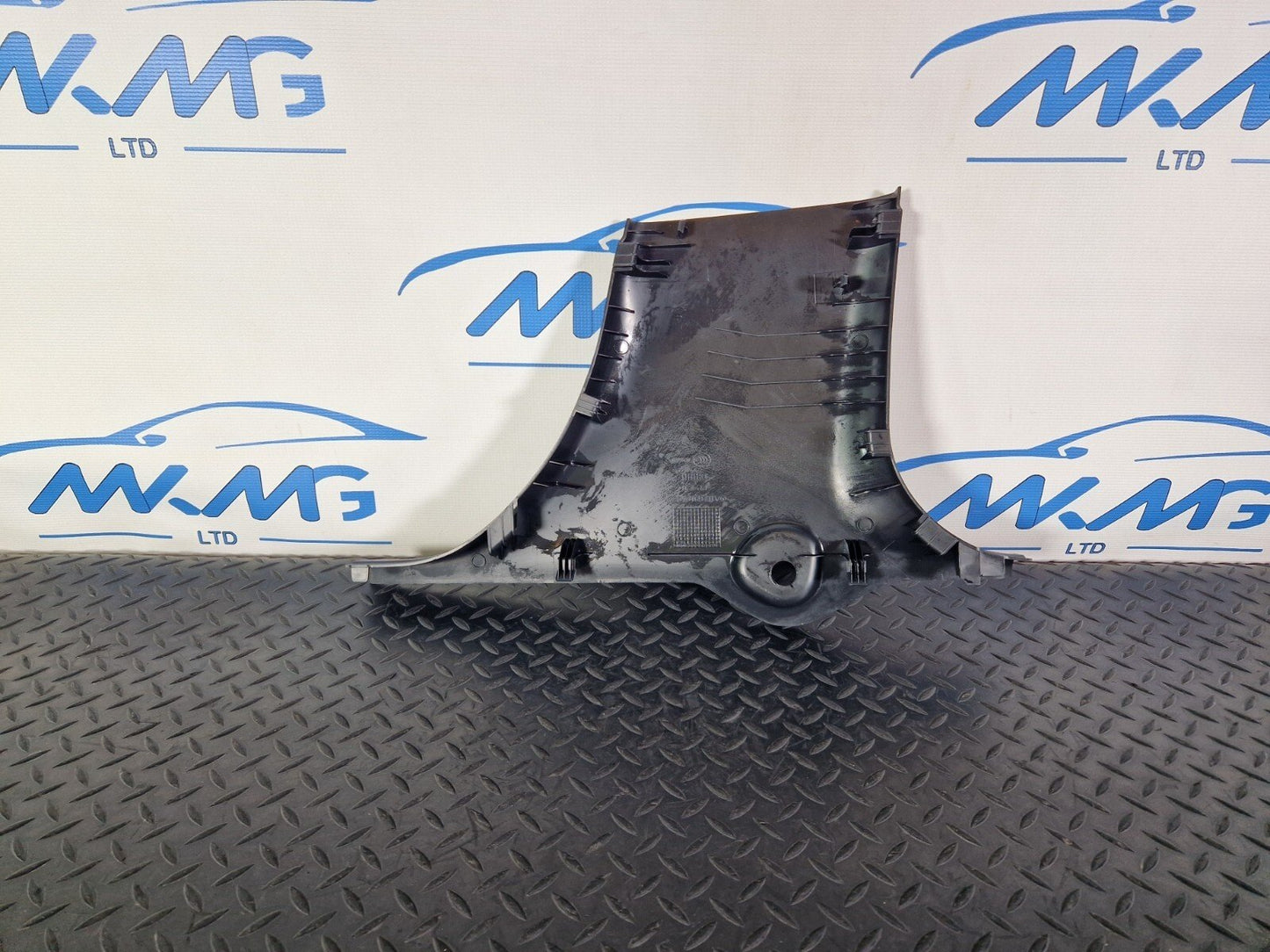13-19 MERCEDES BENZ CLA C117 AMG INTERNAL LOWER B PILLAR TRIM NS A1176910108