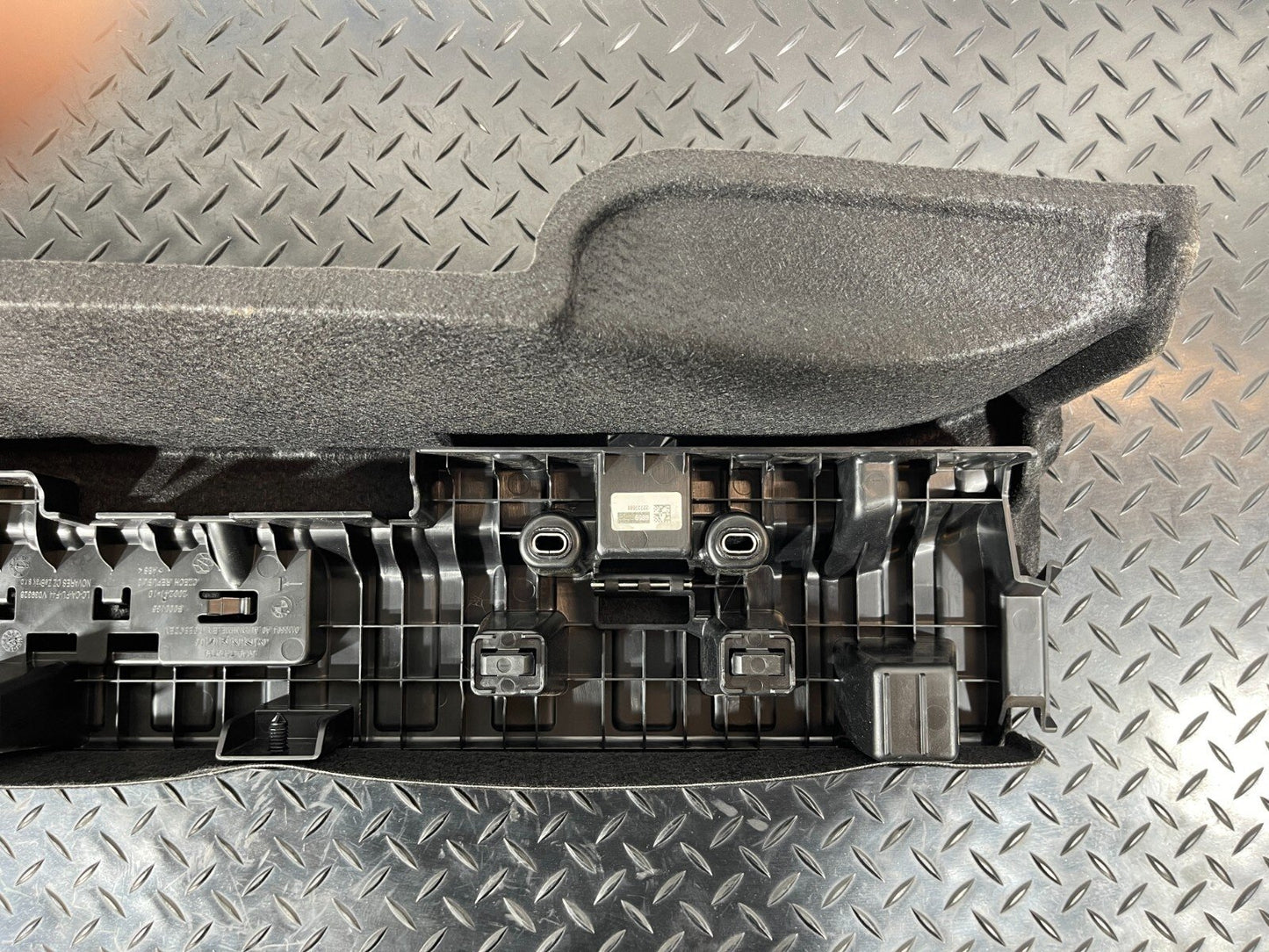 20-ON BMW 2 SERIES F44 BOOT FLOOR BRACKET WITH CARPET COVER  7484059 7475719