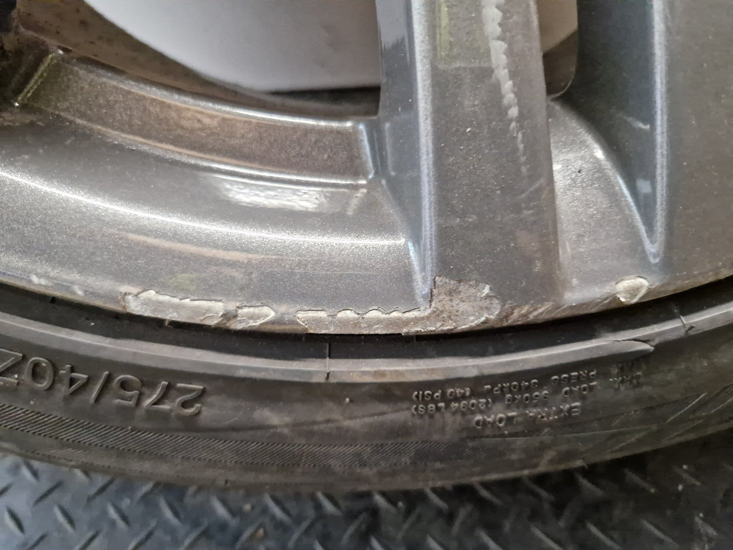 BMW X5 E70 20" Alloy Wheel with Tyre 275/40/20 ~5mm 7842183