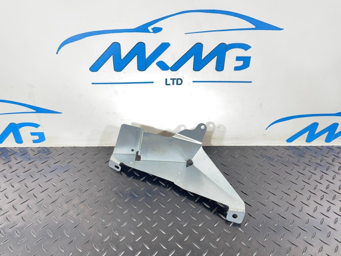 20-ON BMW 2 SERIES GRAN COUPE M-SPORT F44 Left Seat Base Support Bracket Plate