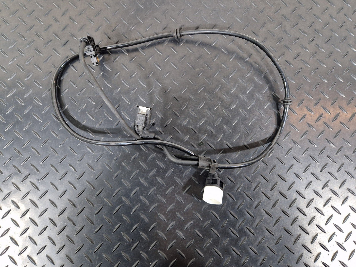 MERCEDES C220 W205 REAR RIGHT O/S PARKING BRAKE & BRAKE WEAR SENSOR INDICATOR