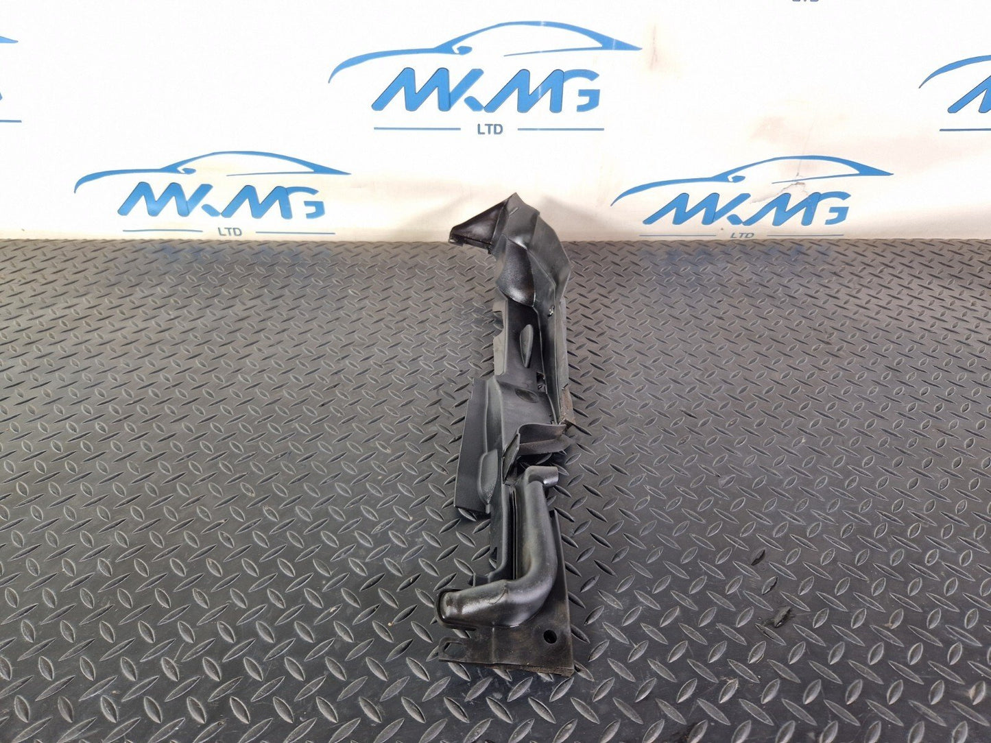 16-19 AUDI A4 B9 S-LINE GENUINE RIGHT DRIVER SIDE WING RUBBER SEAL 8W0821170