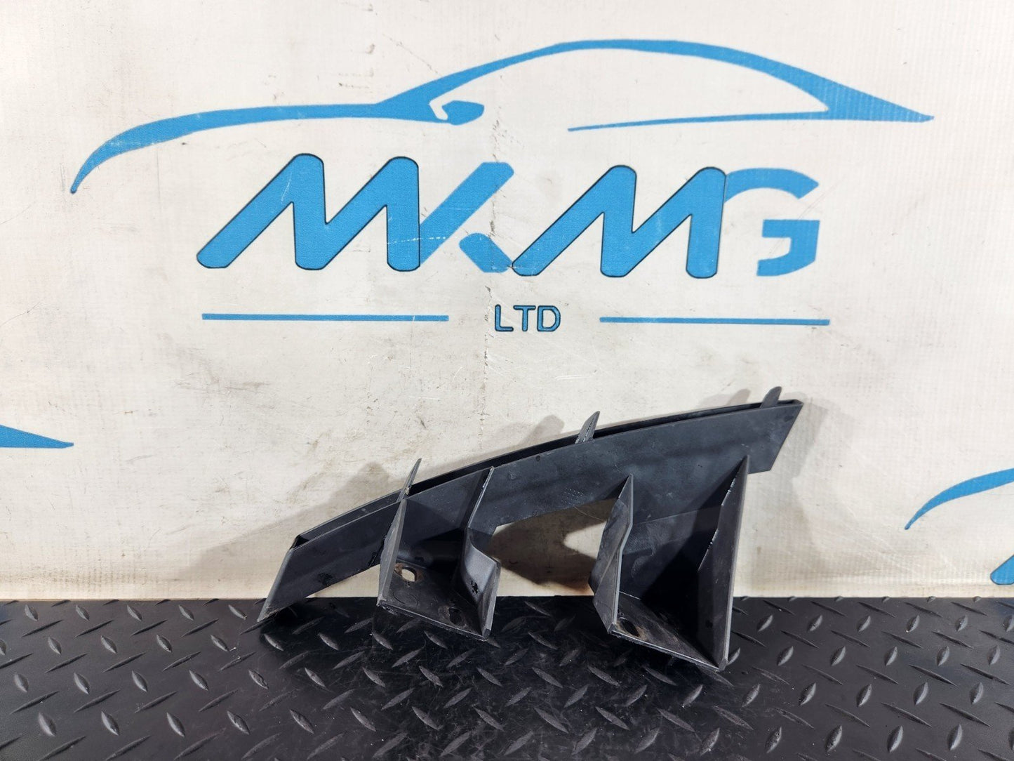 10-15 AUDI Q7 4L GENUINE FRONT RIGHT DRIVER SIDE  BUMPER BRACKET 4L0807334A
