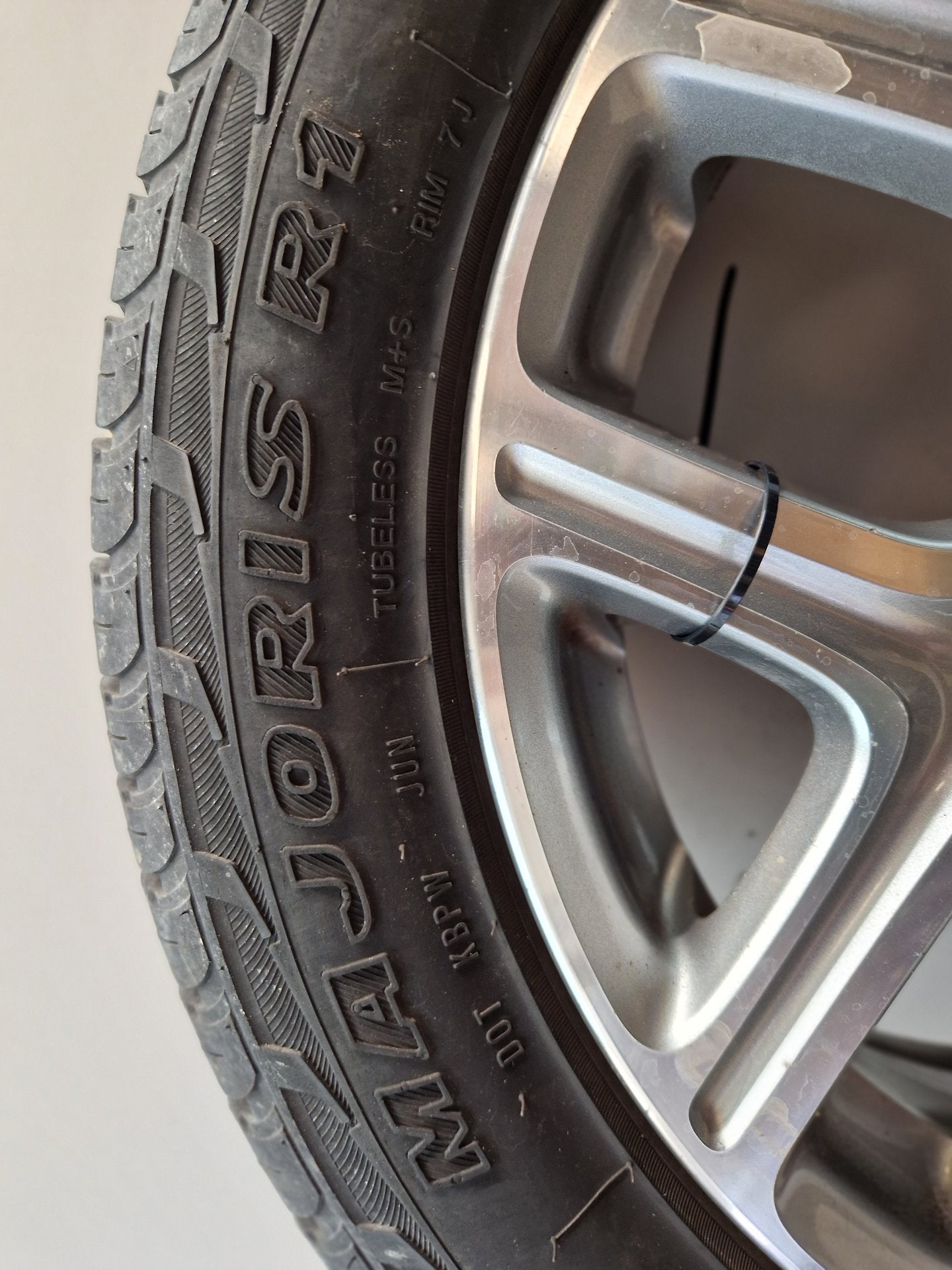 Mitsubishi Outlander MK3 (RE1) (GG2W) 18" Alloy Wheel with Tyre 225/55/18 ~6mm