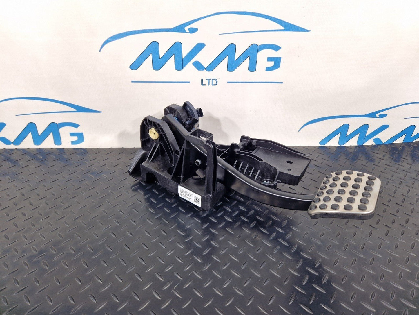 19-ON MERCEDES BENZ CLA C118 GENUINE BRAKE PEDAL ASSEMBLY A2472903800