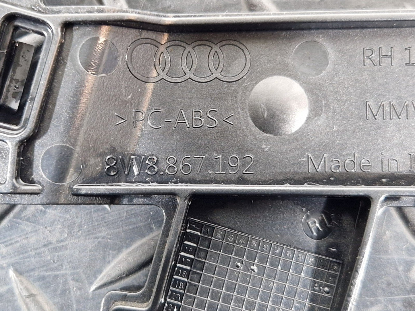 16-23 AUDI A5 F5 SPORTBACK S-LINE B-PILLAR RIGHT TRIM HOLDER 8W8867192