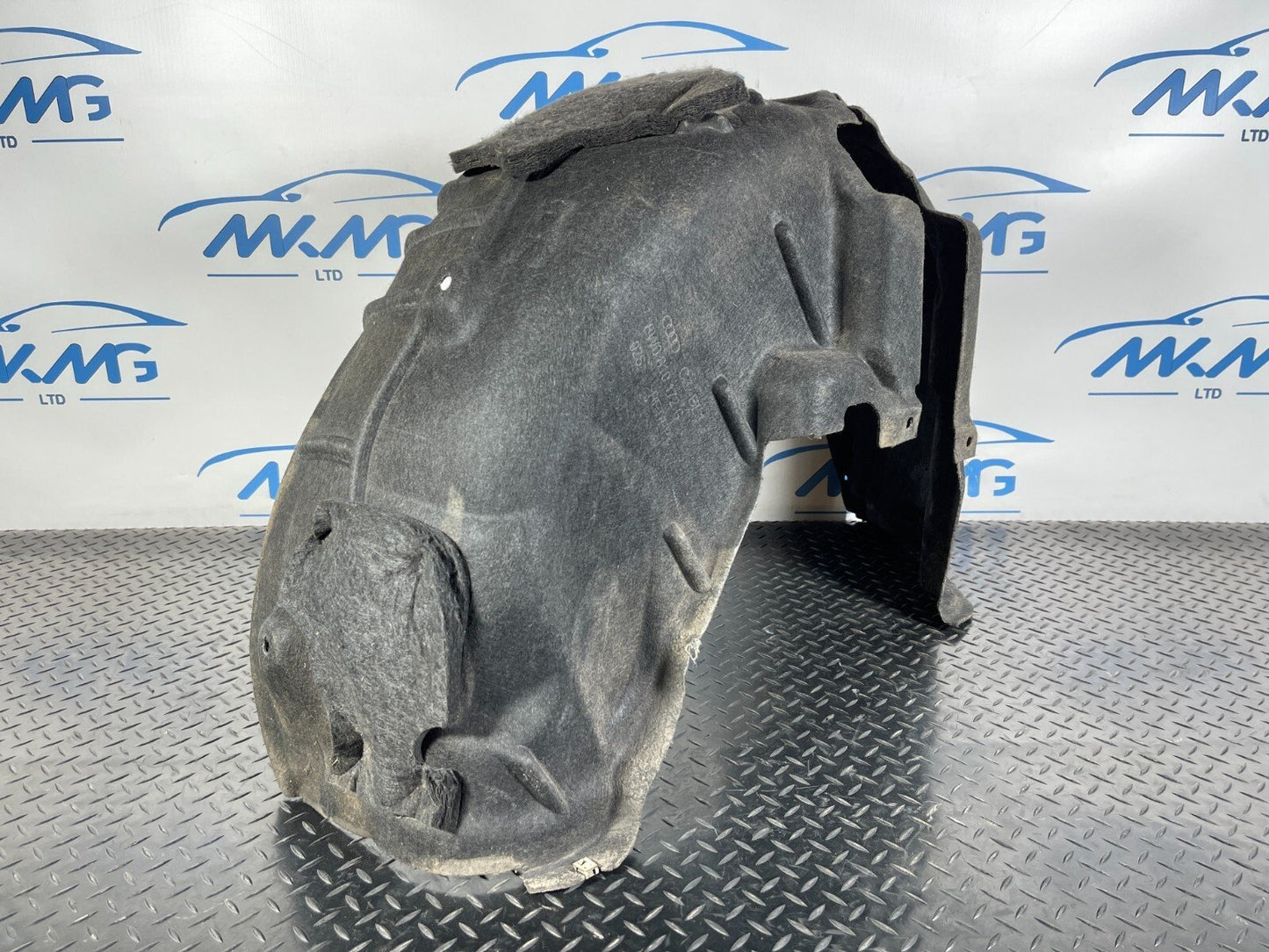 16-19 AUDI A4 B9 WHEEL ARCH LINER REAR RIGHT SPLASH GUARD 8W0810172G