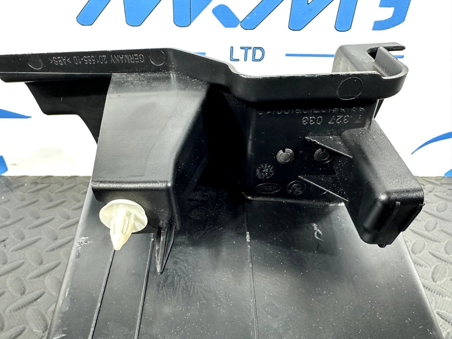 14-21 BMW 2 SERIES GRAN TOURER F45 F46 TRUNK LEFT SIDE STORAGE BOX 7327033