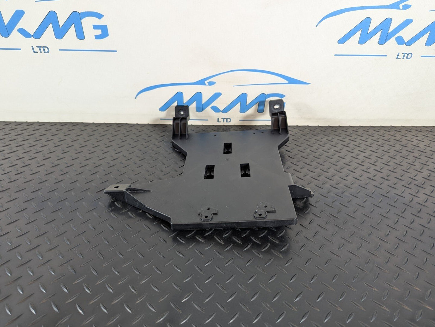 12-18 AUDI A6 C7 GENUINE AMPLIFIER UNIT BRACKET 4G0907348C