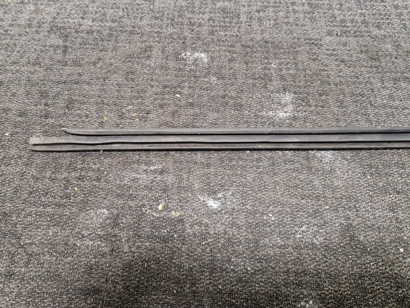 Mercedes-Benz Vito V-Class W447 Right Side Sliding Door Rubber Seal A4477310380