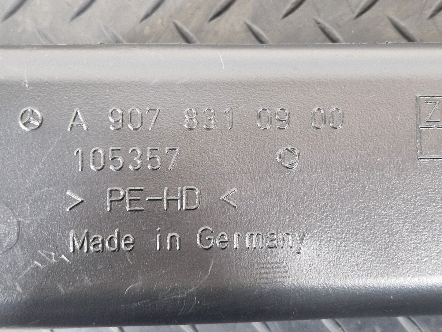 18-ON MERCEDES BENZ SPRINTER W907 CABIN AIR DUCT CHANNEL A9078310900