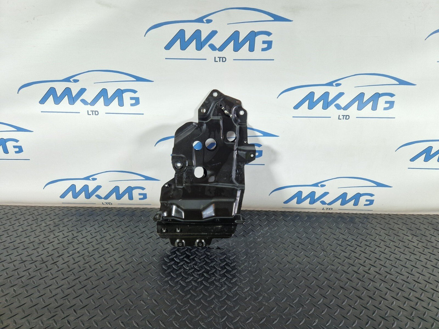 12-17 AUDI S5 CONVERTIBLE REAR LEFT ROOF MOUNT BRACKET 104021DD31836