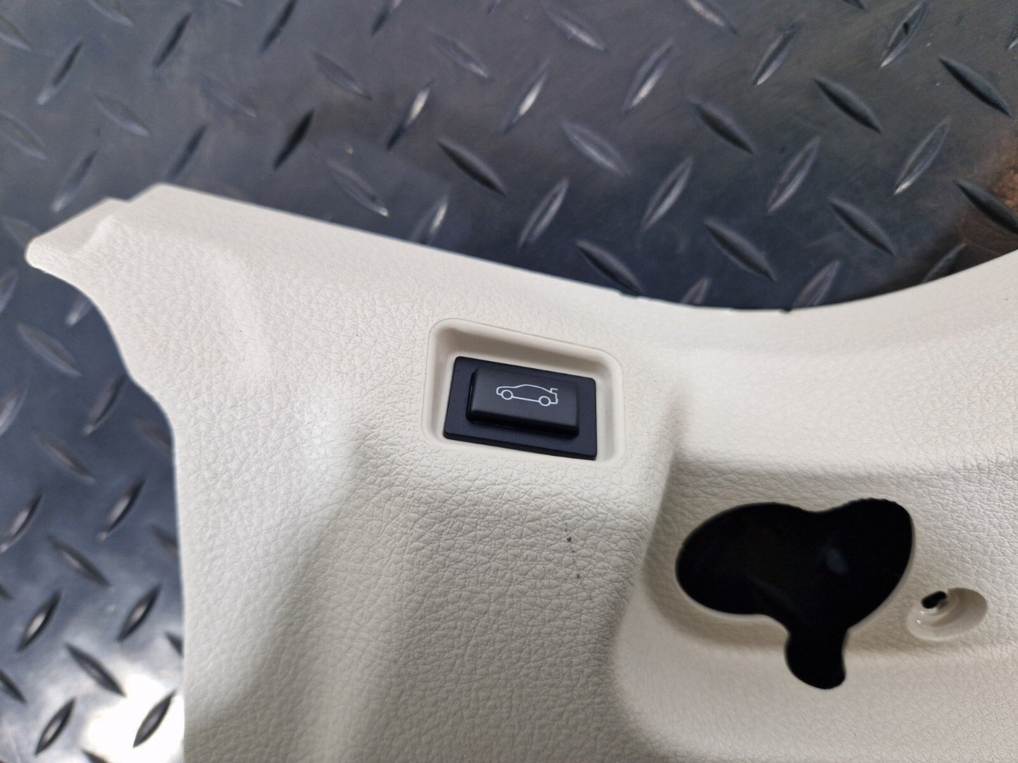 11-18 BMW 6 SERIES F06 INTERIOR TRIM & BOOT RELEASE SWITCH 7328016