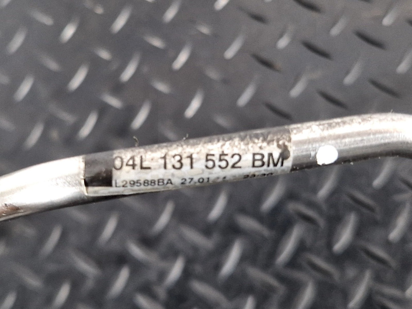 16-19 AUDI A4 B9 2.0TDI DET DIESEL ENGINEGENUINE CONTROL LINE PIPE 04L131552BM