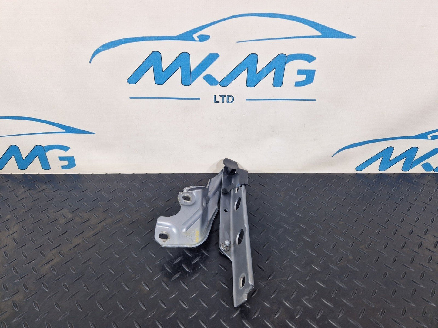 15-18 AUDI A7 4G OEM GENUINE BONNET HINGE LEFT 4G8823301E