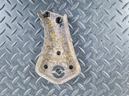 14-21 MERCEDES BENZ C200 W205 REAR SUBFRAME RIGHT SIDE STOP PLATE A2053520800