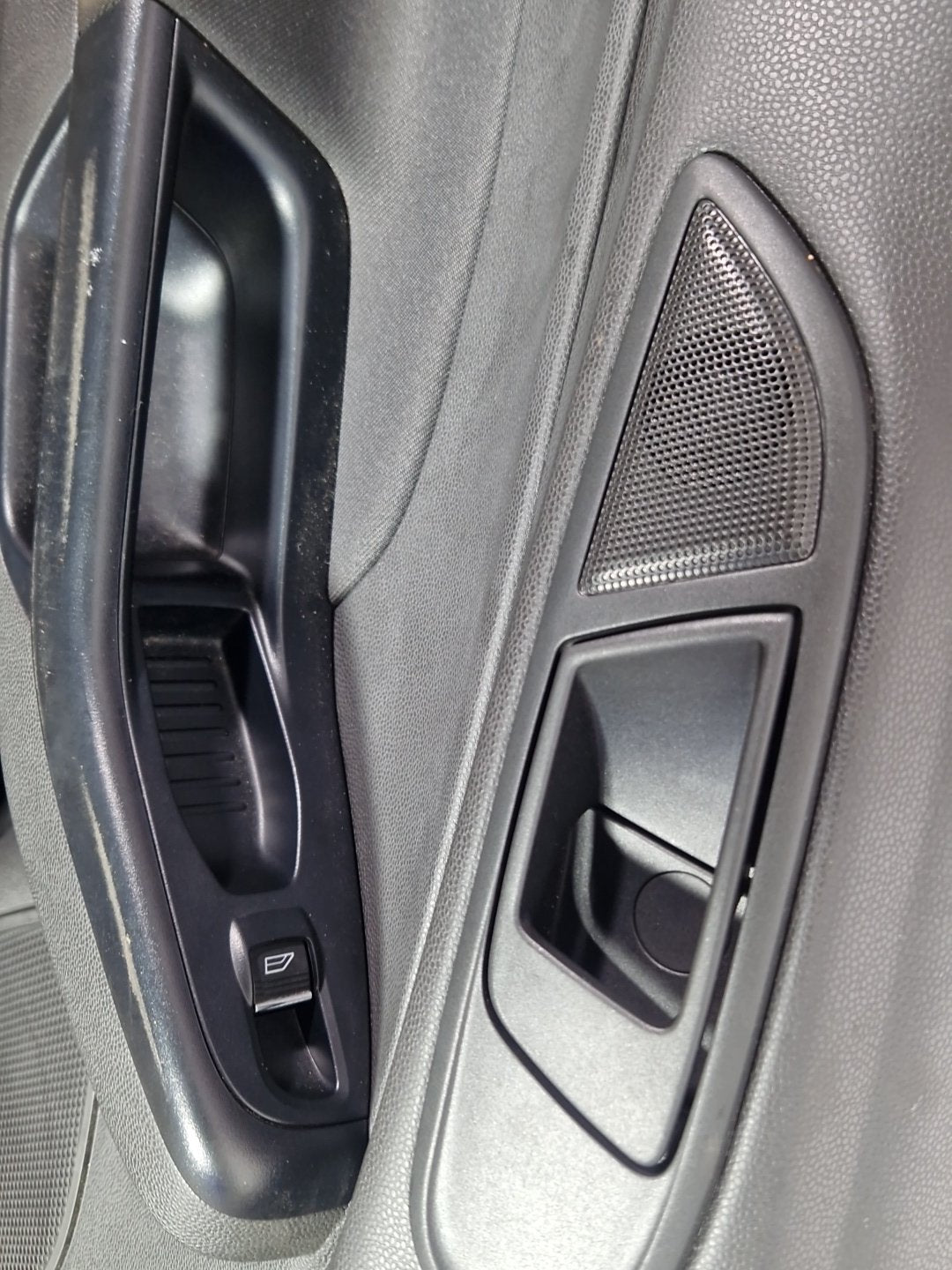 Ford Fiesta MK6 Hatchback Front Left N/S Door in Moondust Silver