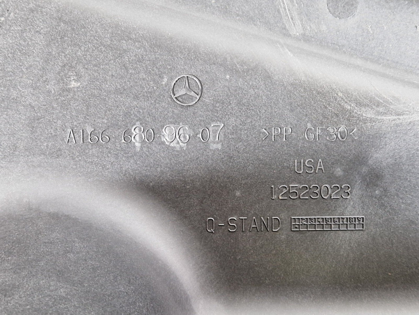 11-19 MERCEDES BENZ ML W166  REAR RIGHT  UNDERTRAY SPLASH GUARD A1666809607