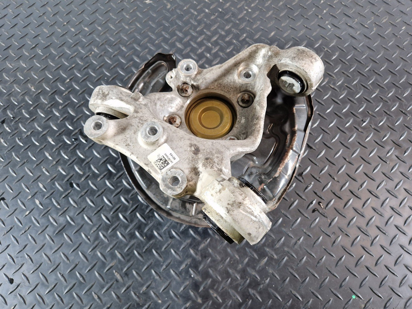 19-ON MERCEDES B CLASS W247 REAR RIGHT O/S WHEEL CARRIER HUB KNUCKLE A2473570400