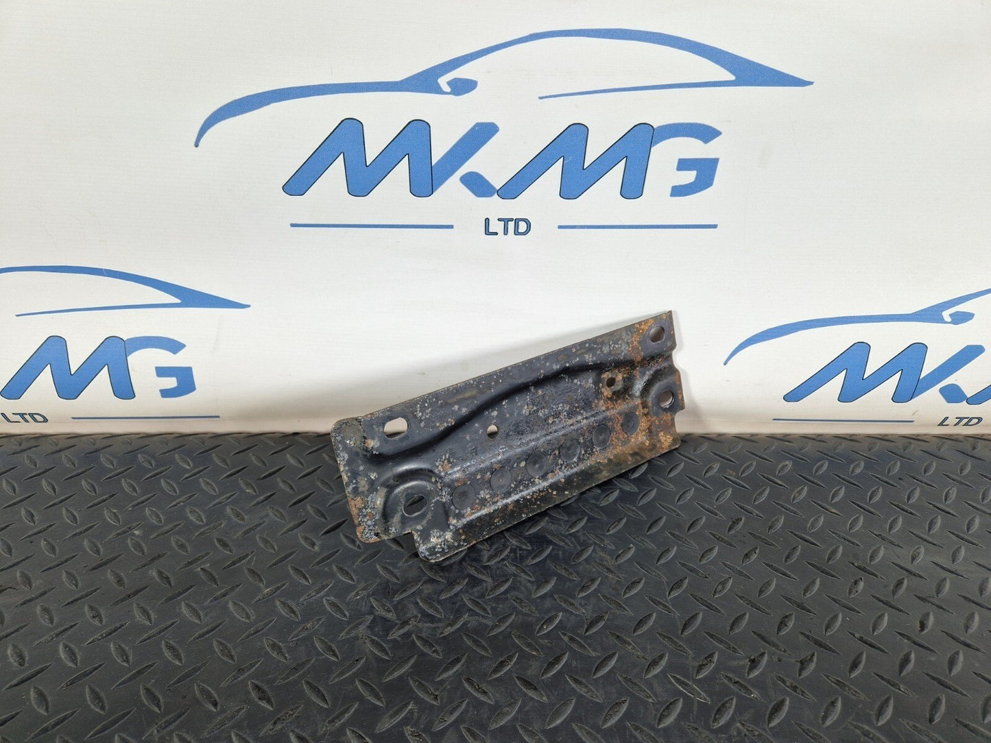 16-19 AUDI A4 AVANT B9 S-LINE OEM MUFFLER MOUNT BRACKET PLATE 8W0803183A
