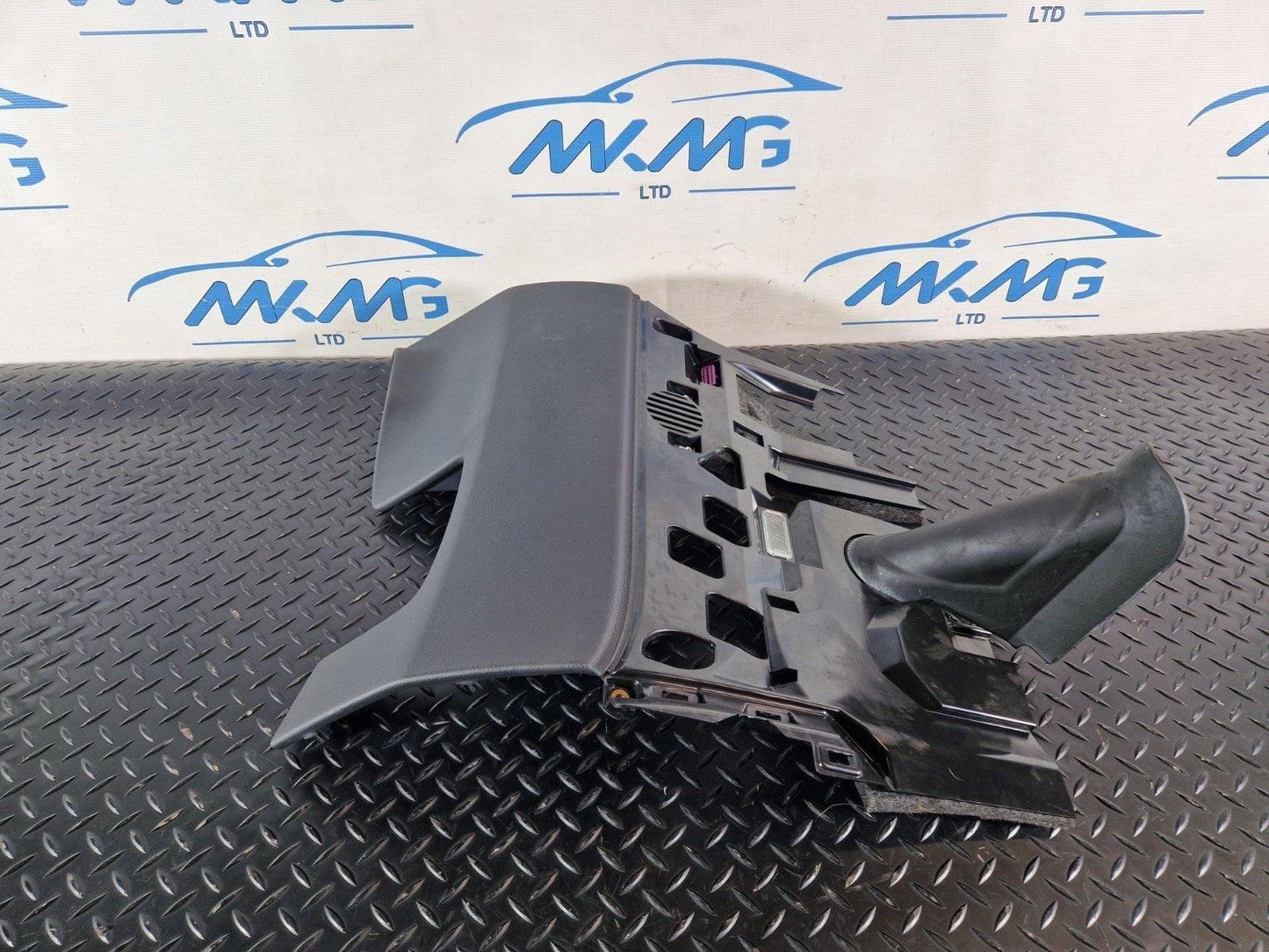 16-20 AUDI Q7 4M FRONT RIGHT O/S LOWER DASHBOARD BOTTOM COVER 4M2863076