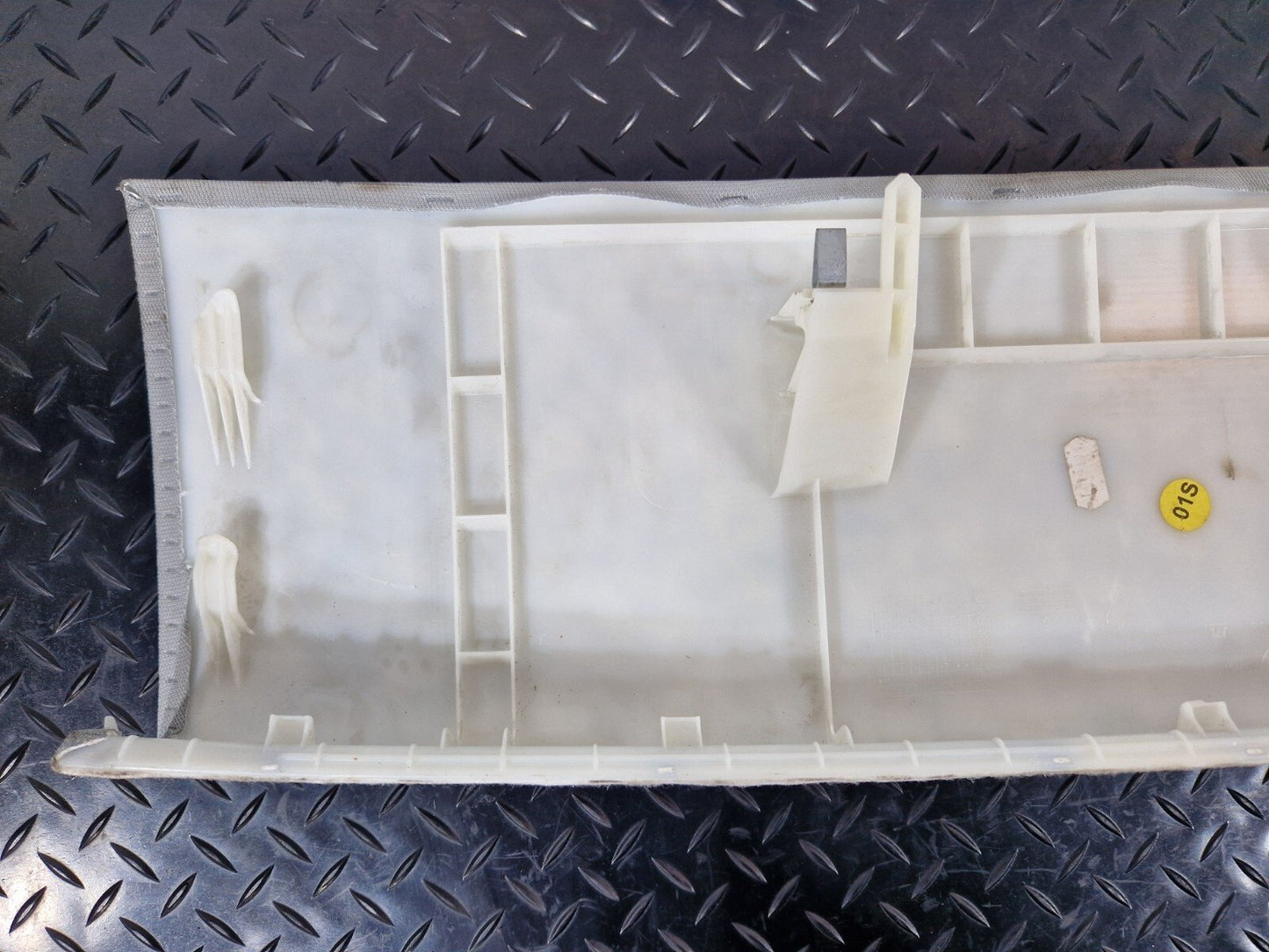 16-19 AUDI A4 B9 AVANT ULTRA SE AVANT GENUINE REAR ROOF TRIM 8W9867839