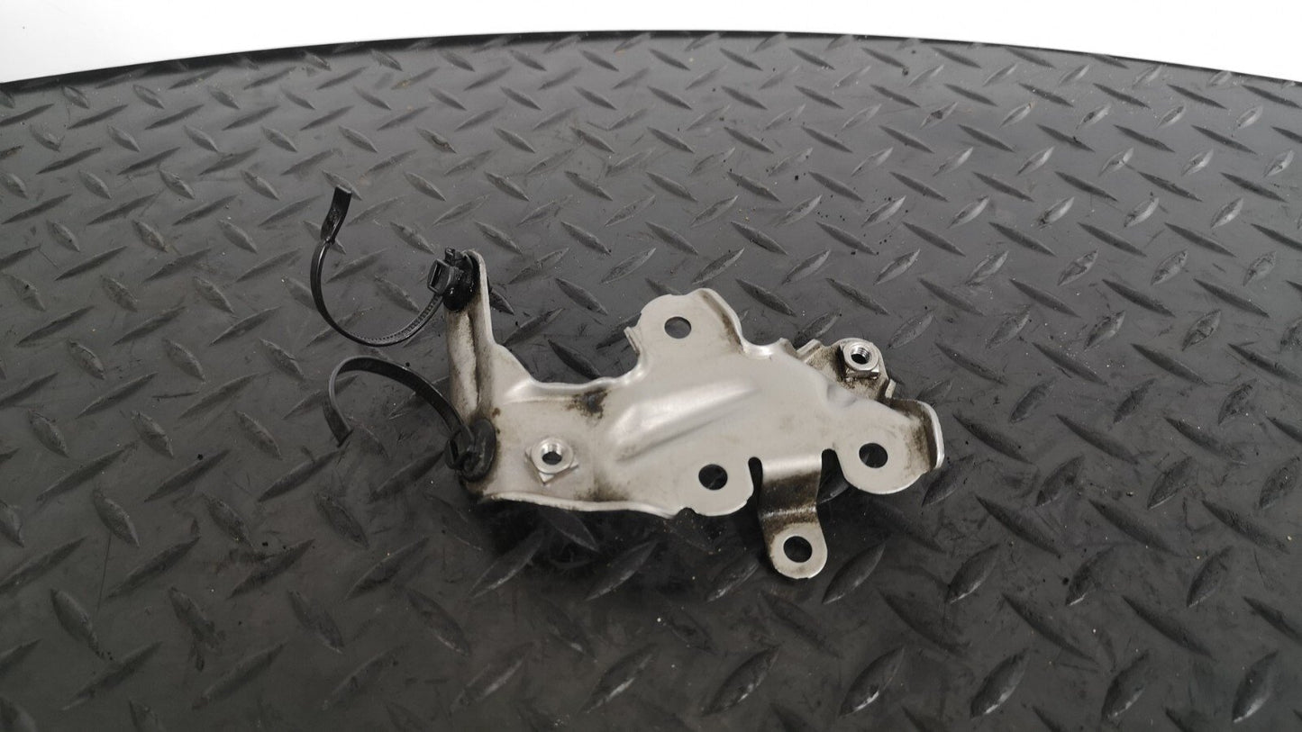 12-18 MERCEDES A B CLA-CLASS 1.8/2.1 CDI OM651 TURBO PIPE BRACKET a6510942127