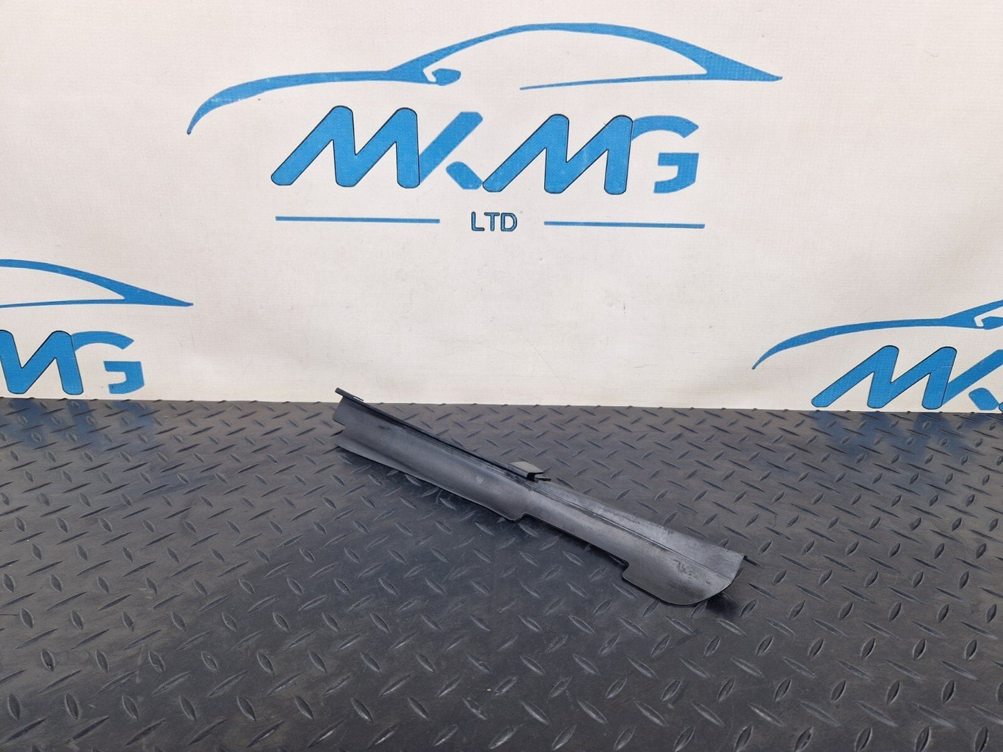 14-23 MERCEDES BENZ VITO W447 OEM FUEL TANK FILLER FLAP RECESS COVER A4474710187