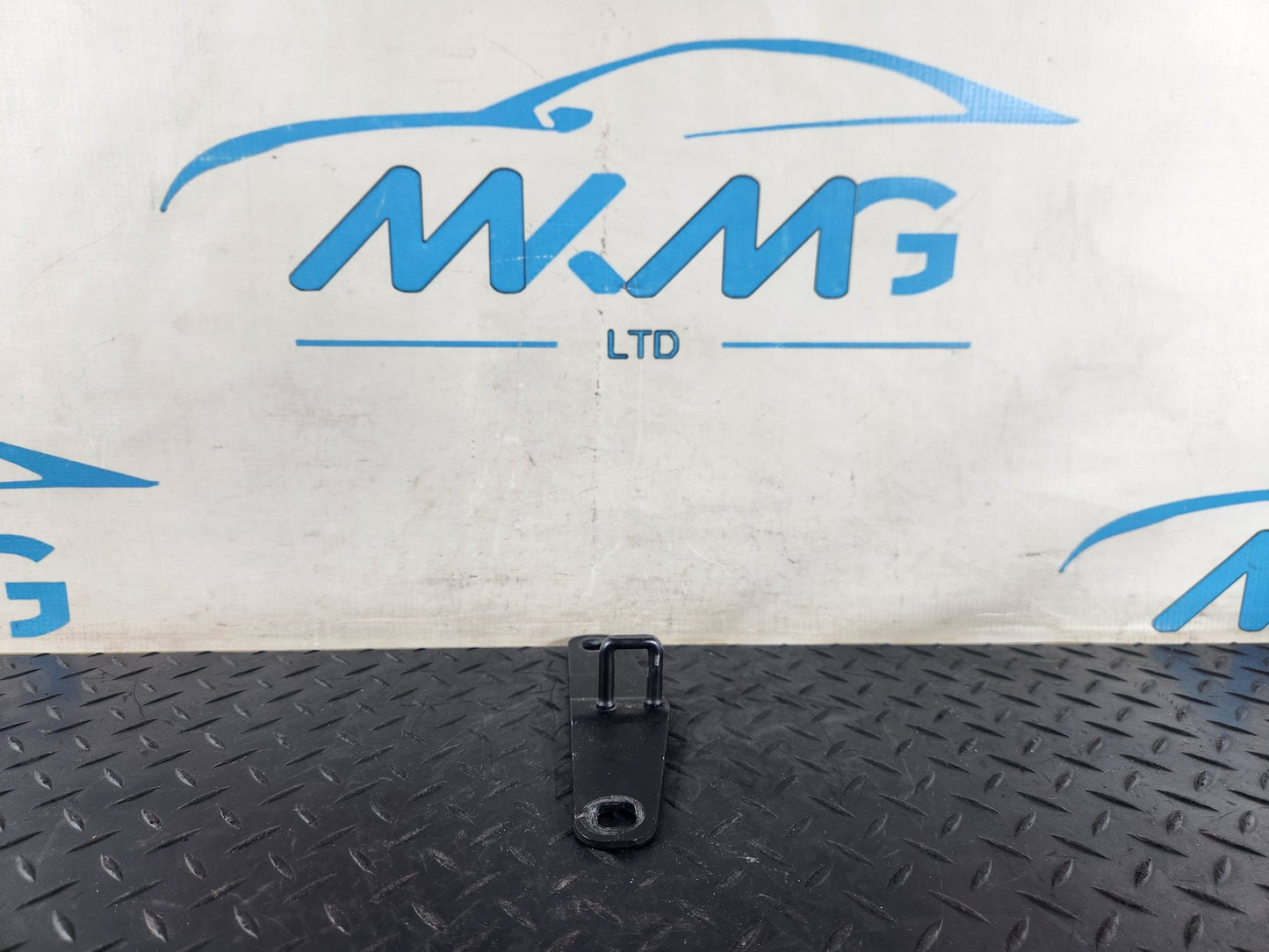 Range Rover Evoque L551 Tailgate Boot Lid Striker Catch Plate HK83-404B12-AB