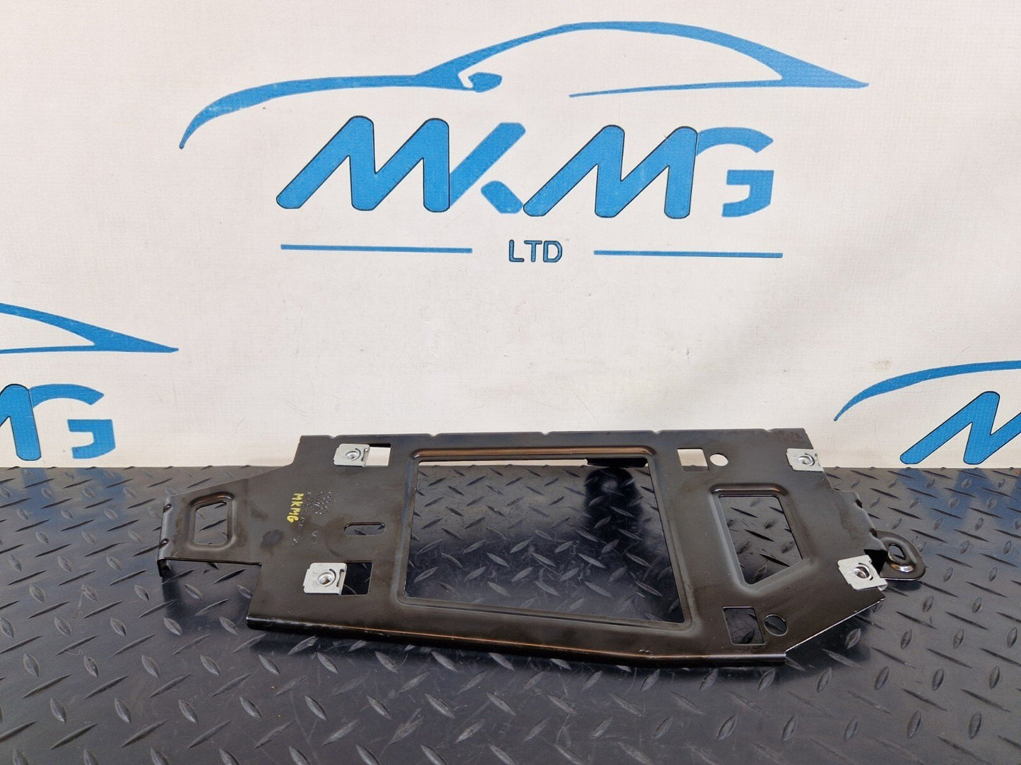 10-15 AUDI Q7 4L OEM REAR RIGHT O/S AMPLIFIER HOLDER MOUNT BRACKET 4L0035464F