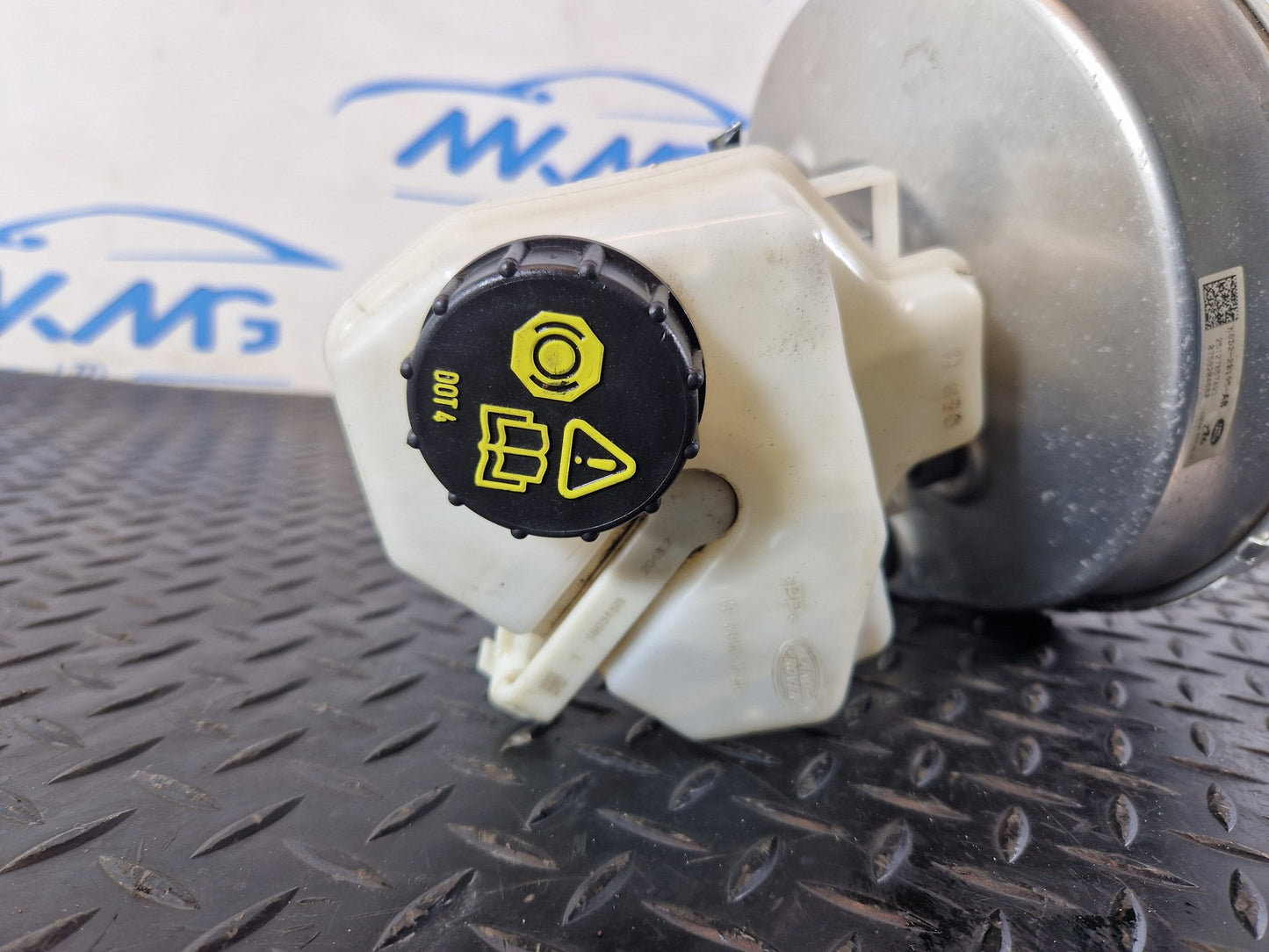 RANGE ROVER EVOQUE L551 2.0 DIESEL BRAKE MASTER CYLINDER AND SERVO K8D2-2B195-AB