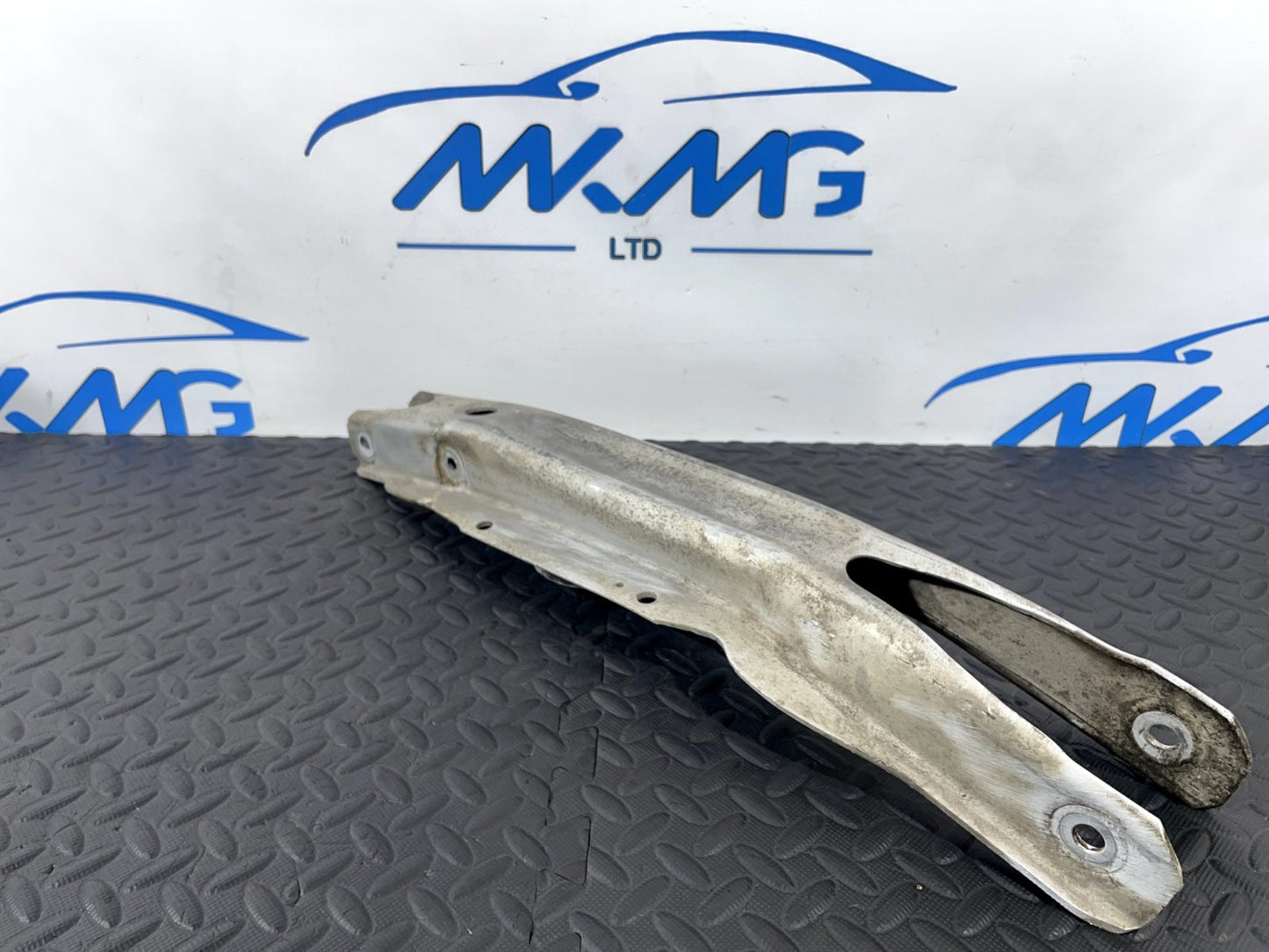 12-18 MERCEDES A B CLA W246 W176 C117 REAR LEFT / RIGHT CONTROL ARM A2463520202