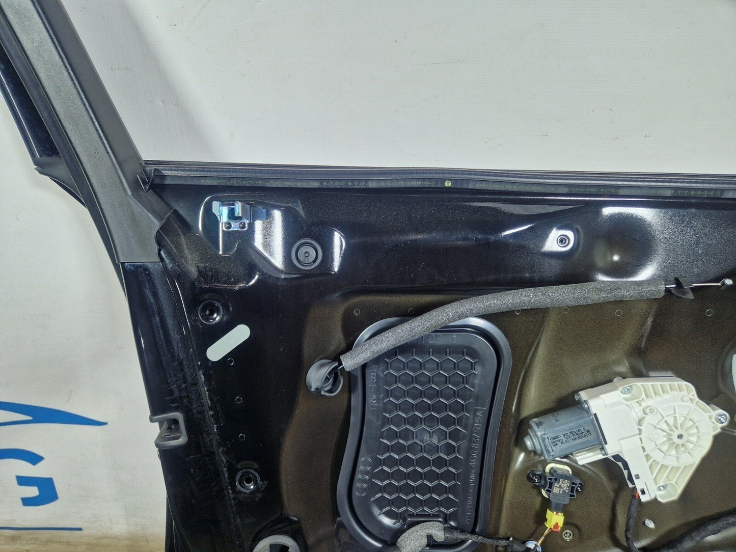12-18 AUDI A6 C7 GENUINE FRONT LEFT N/S/F COMPLETE DOOR IN BRILLIANT BLACK LY9B