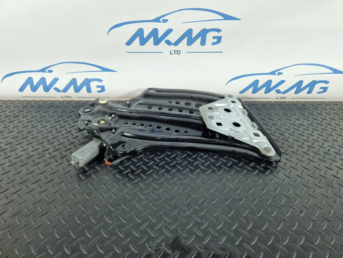 12-17 AUDI S5 CONVERTIBLE REAR RIGHT SIDE GLASS WINDOW REG & MOTOR 8F0839398D