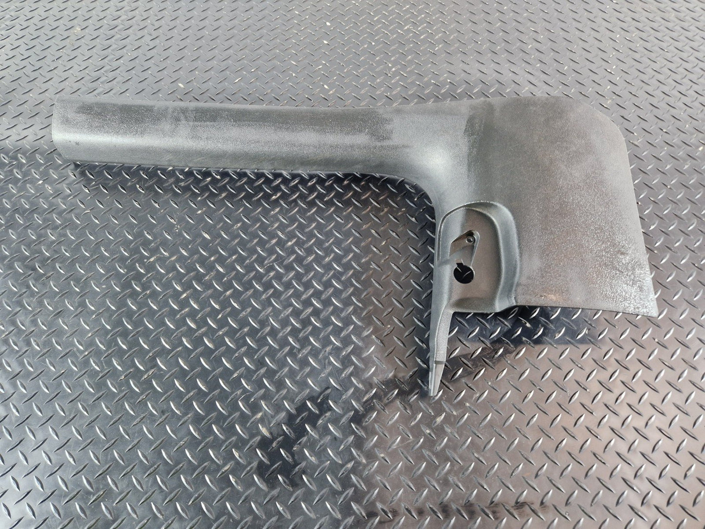 16-19 AUDI A4 B9 GENUINE FRONT DRIVERS SIDE LOWER PLASTIC TRIM PANEL 8W2867272A