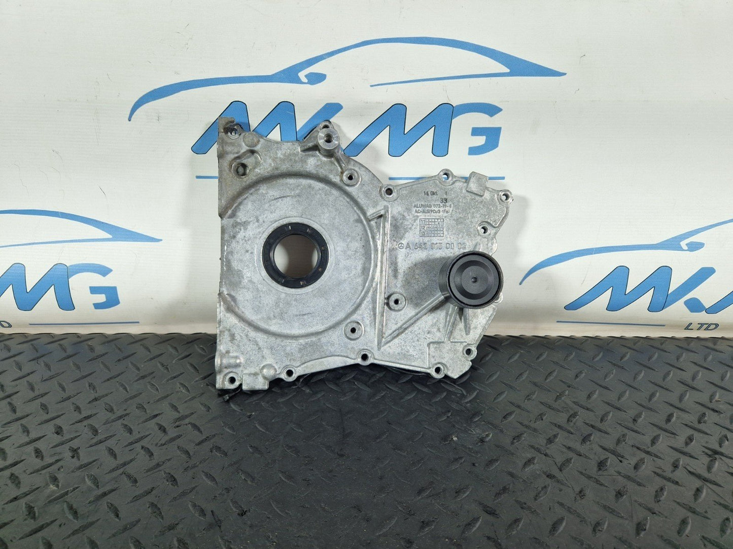 11-19 MERCEDES BENZ ML W166 642.826 ENGINE TIMING CHAIN COVER A6420150002