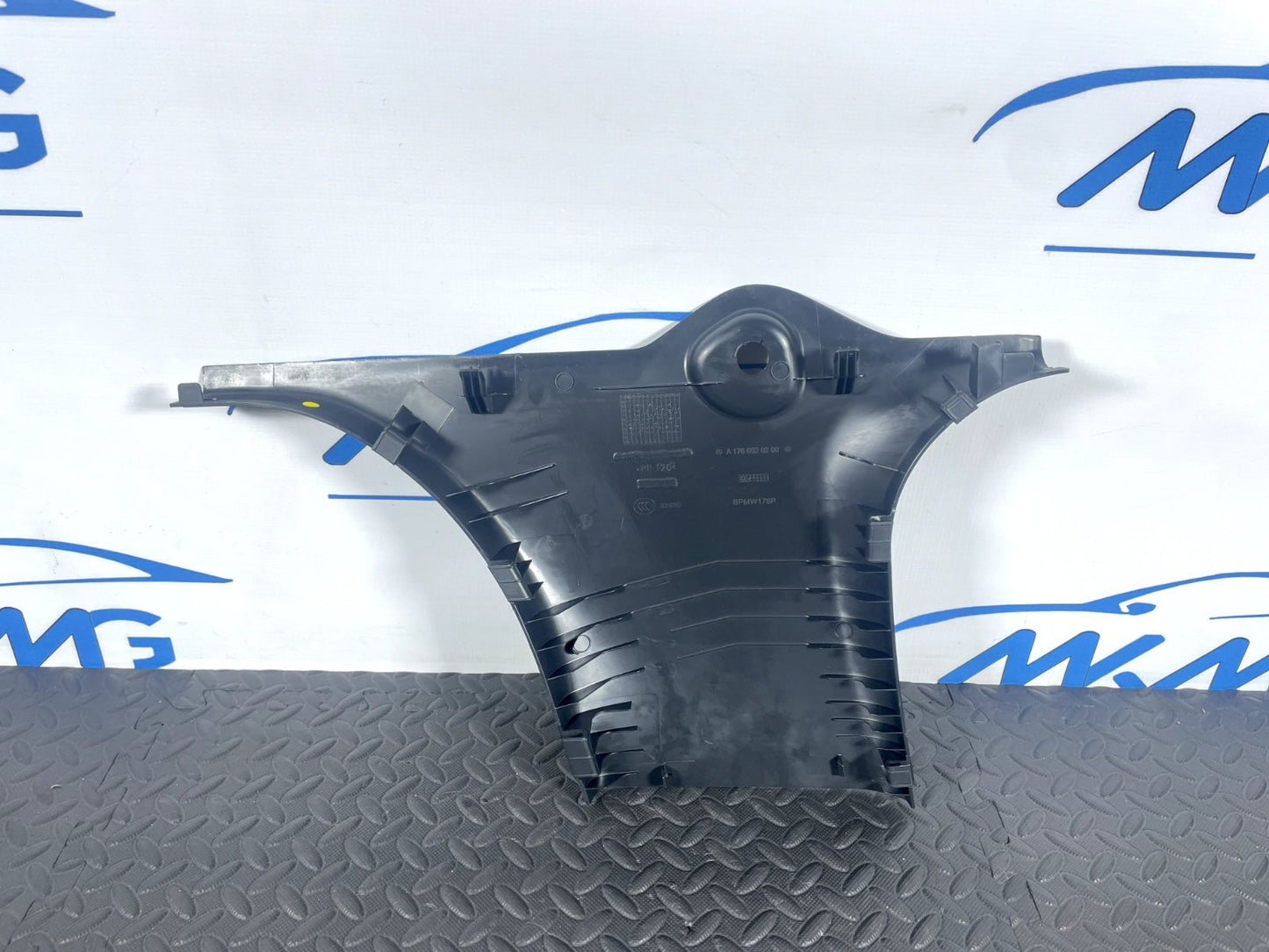 12-18 MERCEDES A-CLASS W176 GENUINE DRIVER SIDE LOWER B-PILLAR TRIM A1766920200