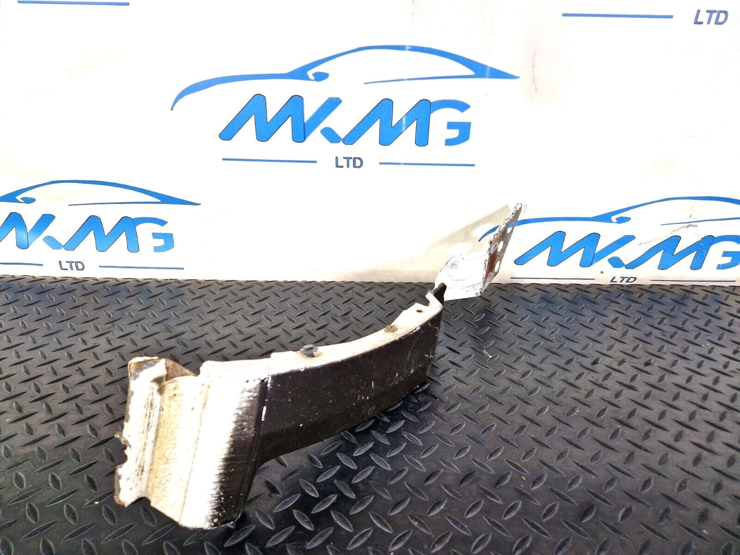 18-ON MERCEDES BENZ SPRINTER W907 FRONT LEFT WING STRIP A9108810200