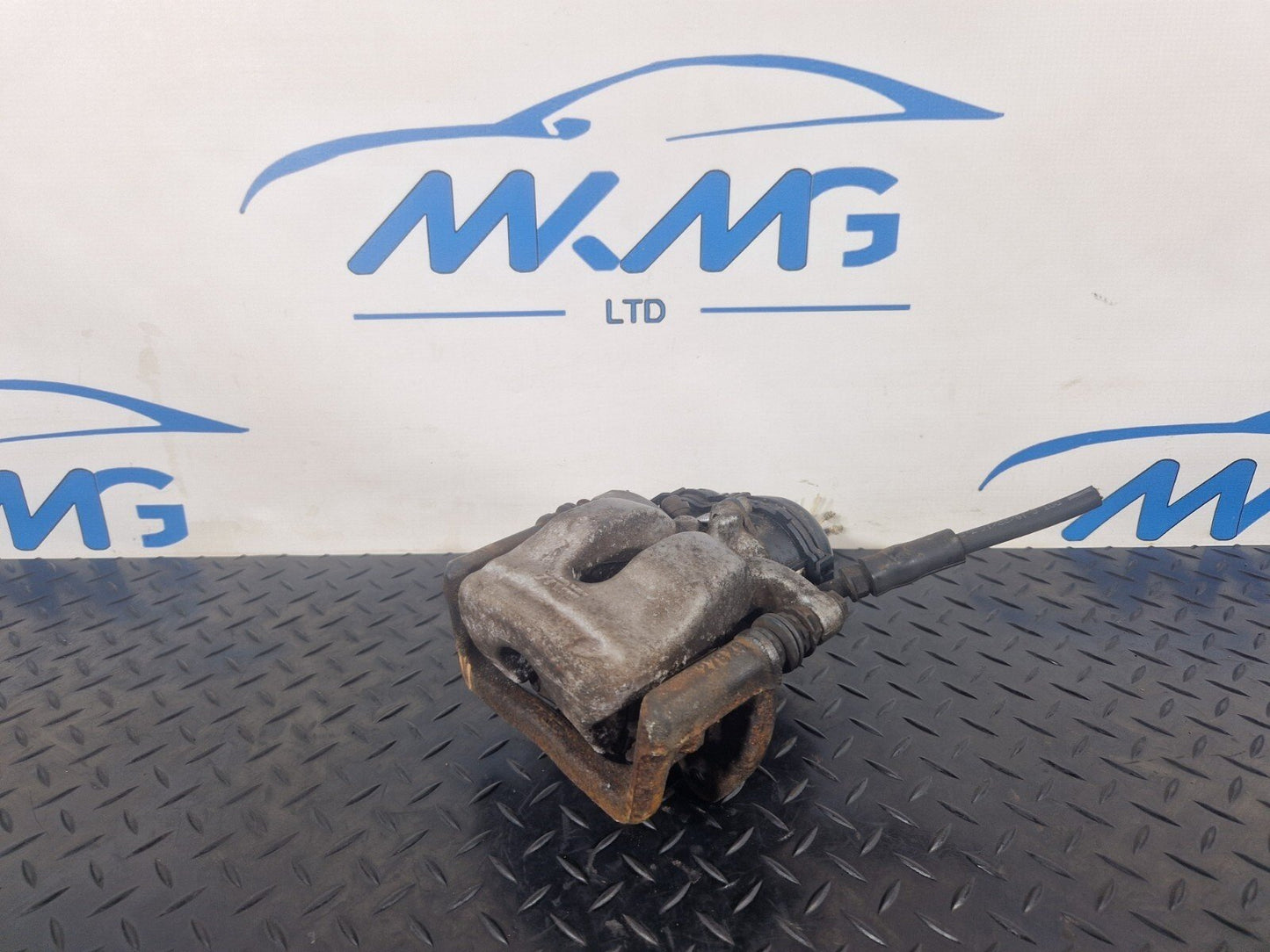 12-18 MERCEDES BENZ GENUINE REAR BRAKE CALIPER LEFT PASSENGER SIDE A2464232198